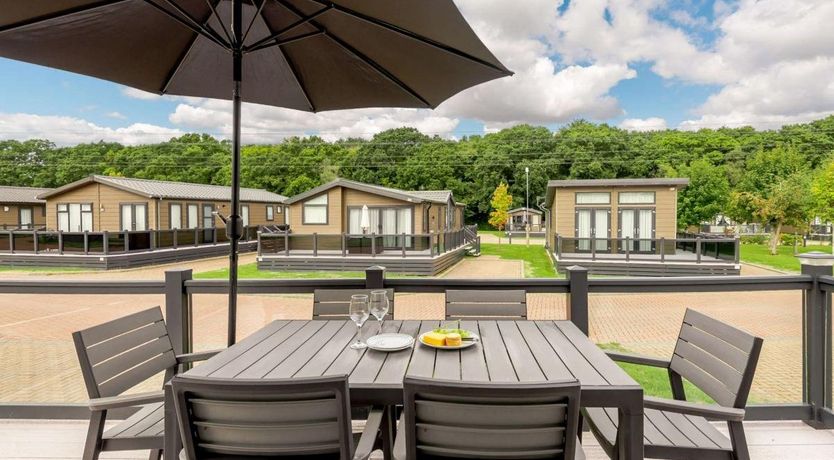 Photo of 2 Bed in New Milton