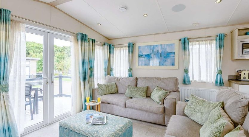 Photo of 2 Bed in New Milton