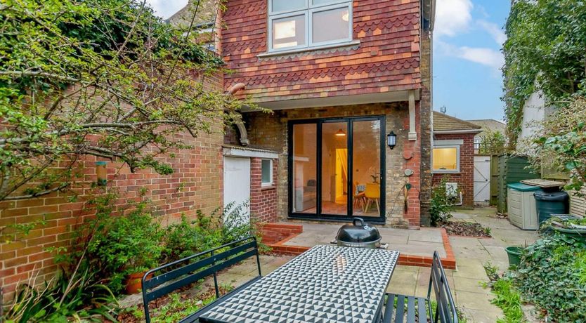 Photo of 2 Bed in Broadstairs