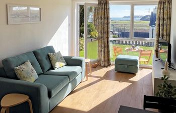 1 Bed in Tenby Holiday Cottage