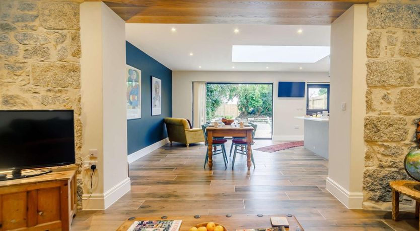 Photo of 2 Bed in Penryn