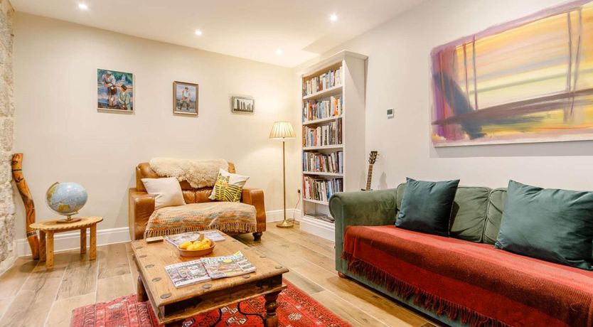 Photo of 2 Bed in Penryn