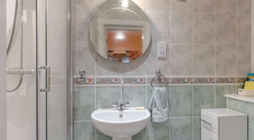 Photo of 2 Bed in Tenby