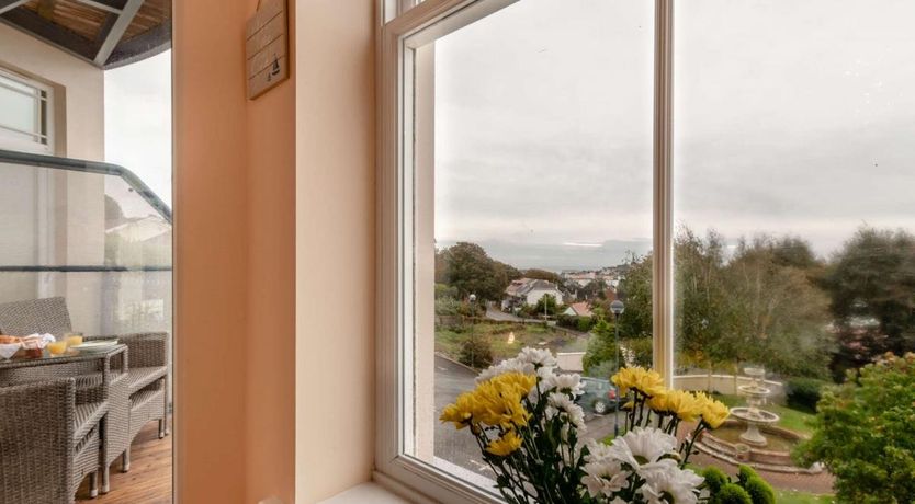 Photo of 2 Bed in Tenby