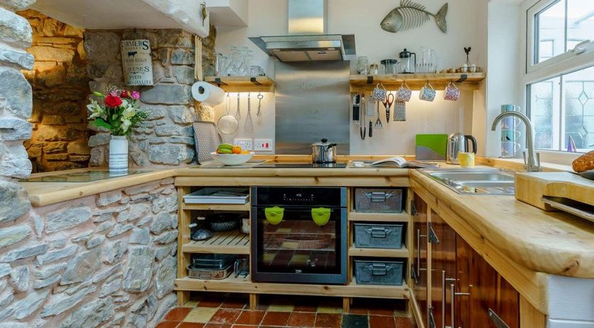 Photo of 1 Bed in Llansaint