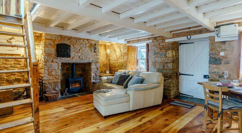 Photo of 1 Bed in Llansaint