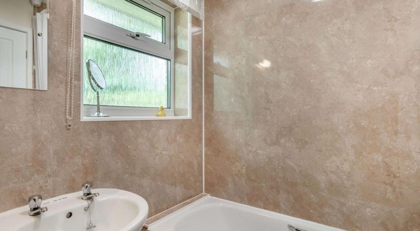 Photo of 2 Bed in Mundeseley