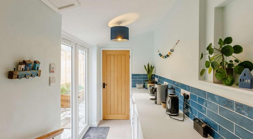 Photo of 2 Bed in Axminster