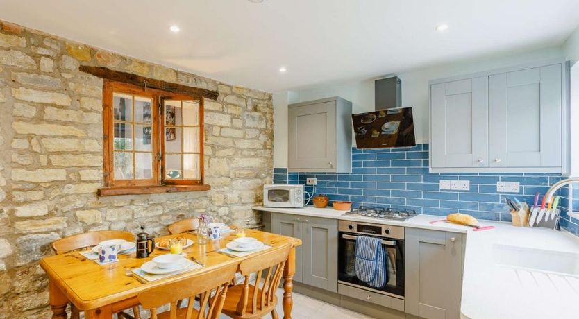 Photo of 2 Bed in Axminster