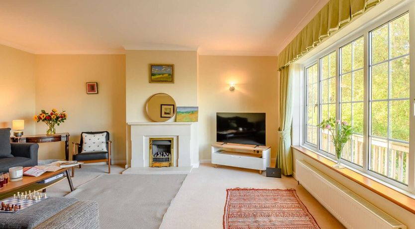 Photo of 4 Bed in Dorchester