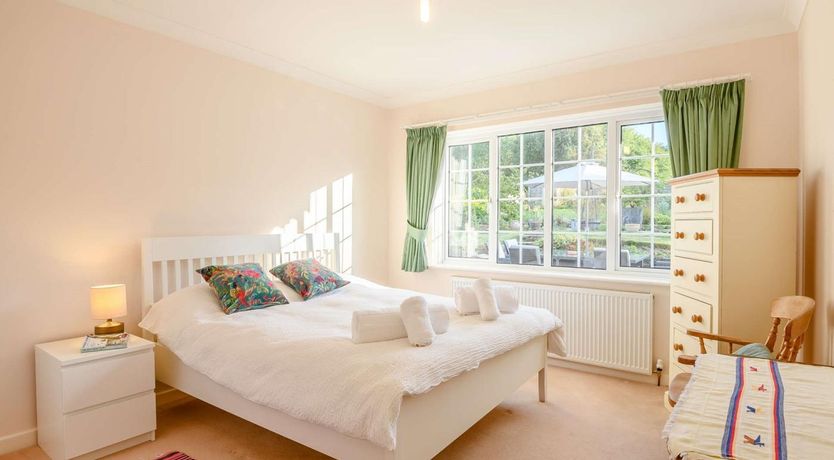 Photo of 4 Bed in Dorchester
