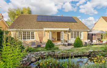 4 Bed in Dorchester Holiday Cottage