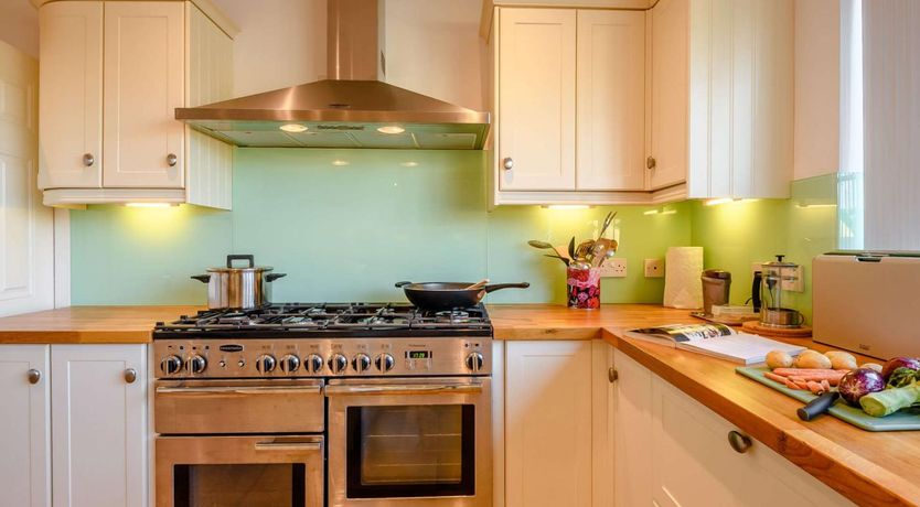 Photo of 4 Bed in Dorchester