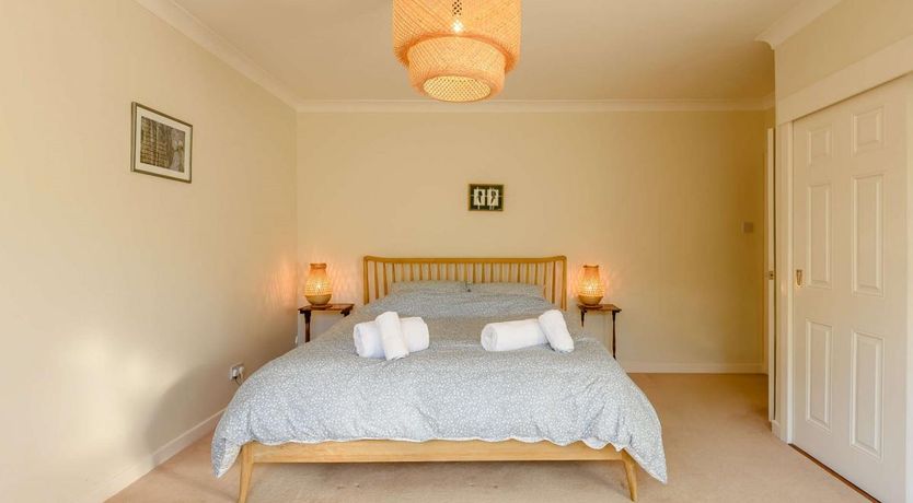 Photo of 4 Bed in Corscombe