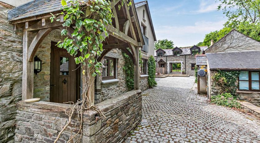 Photo of 4 Bed in Parracombe