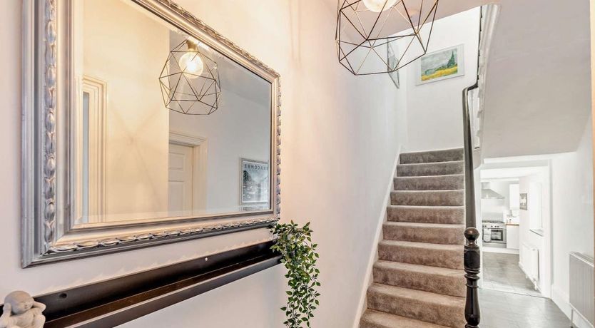 Photo of 5 Bed in Ilfracombe