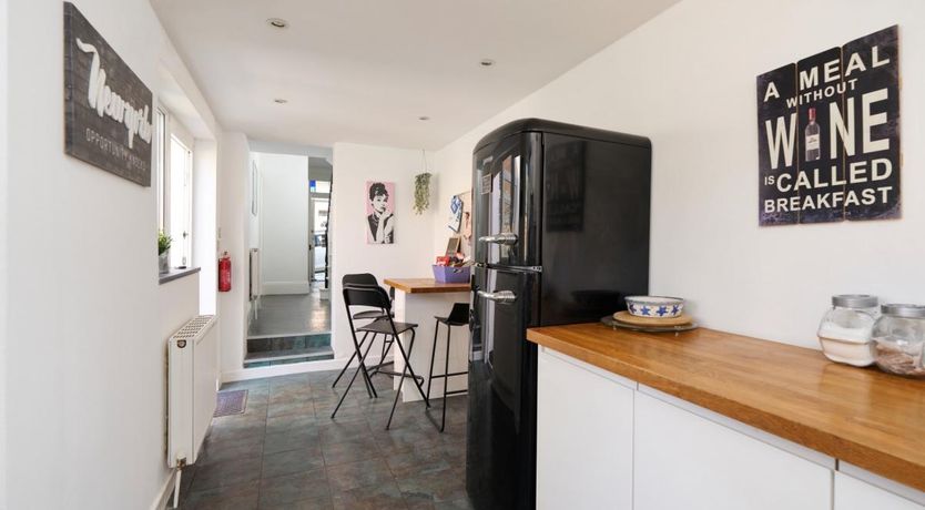 Photo of 5 Bed in Ilfracombe