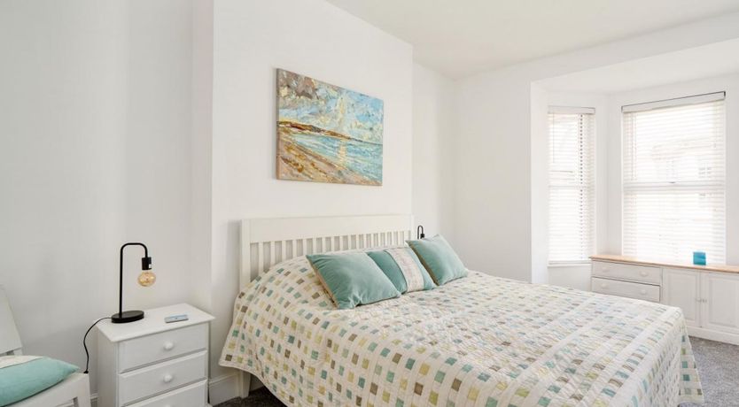 Photo of 5 Bed in Ilfracombe