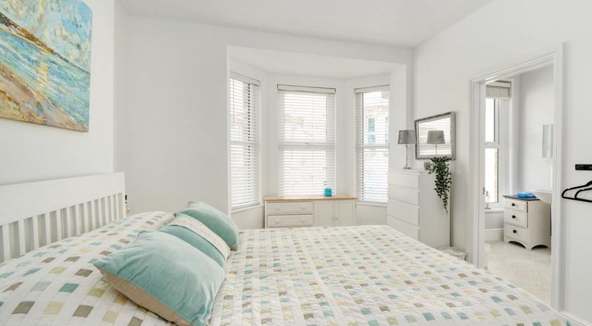 Photo of 5 Bed in Ilfracombe