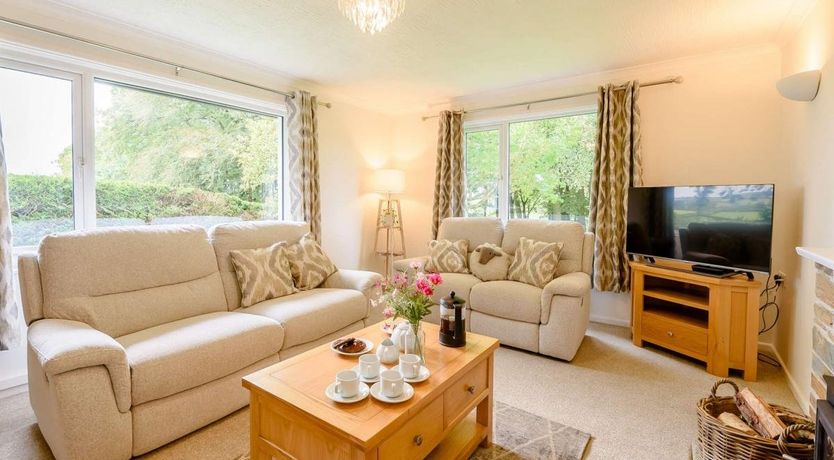 Photo of 3 Bed in Clawton