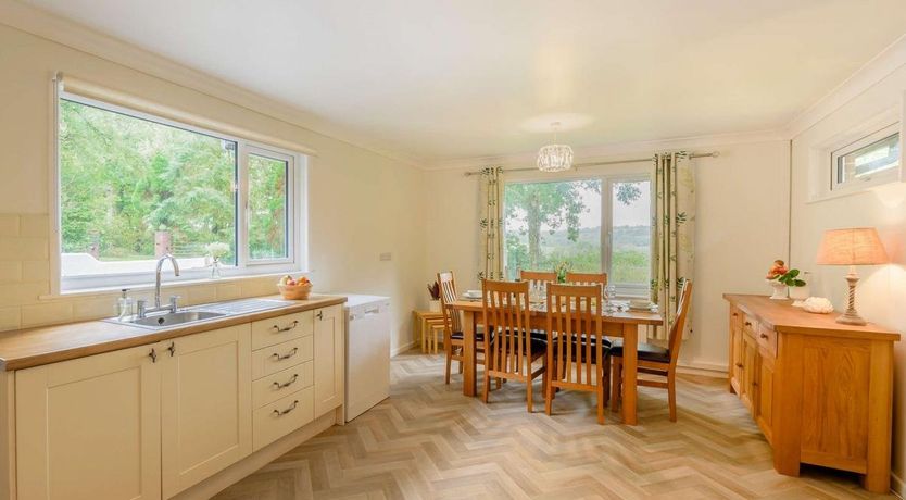 Photo of 3 Bed in Clawton