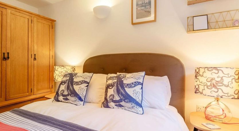 Photo of 2 Bed in Downderry