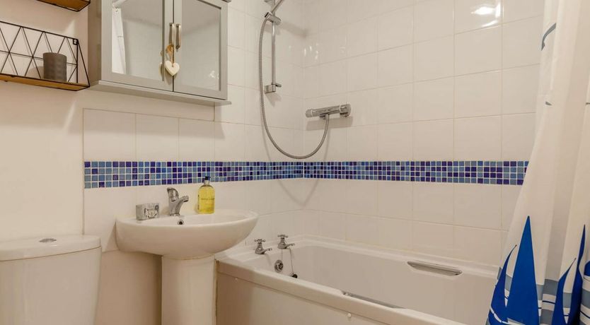 Photo of 2 Bed in Downderry