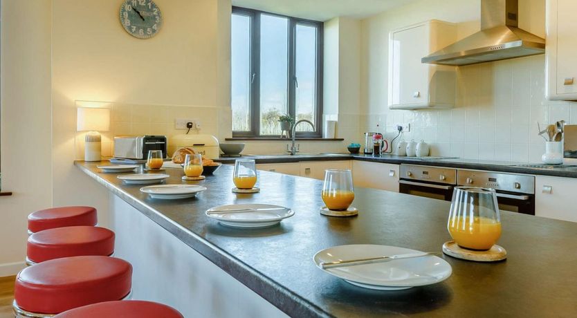 Photo of 5 Bed in Woolacombe