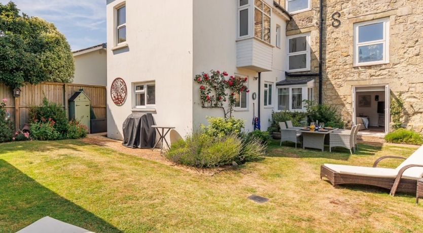 Photo of 3 Bed in Ventnor