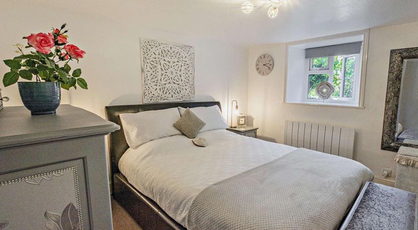 Photo of 3 Bed in Ventnor