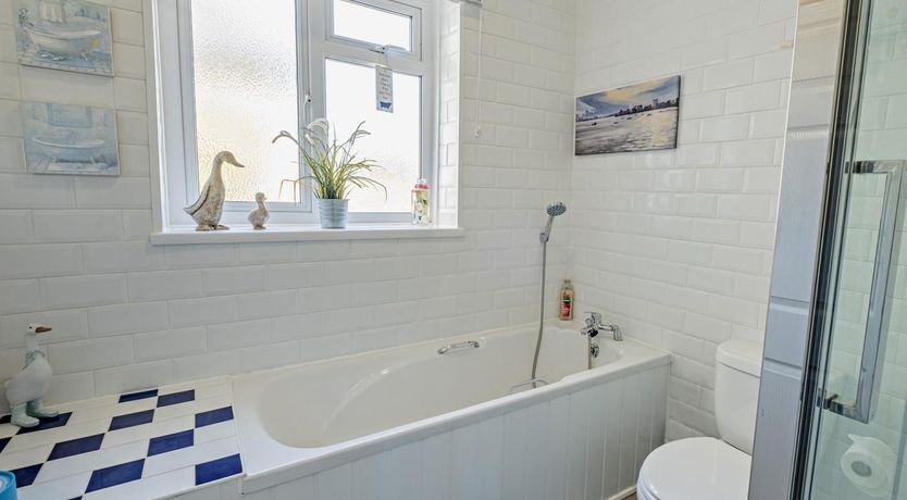 Photo of 3 Bed in Ventnor
