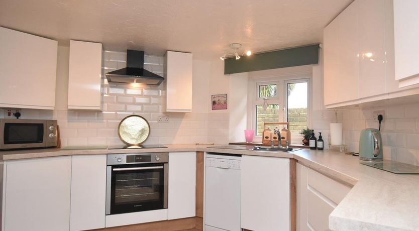 Photo of 3 Bed in Niton