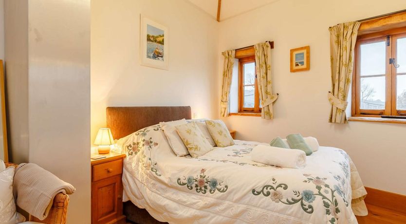 Photo of 2 Bed in Kingsbridge