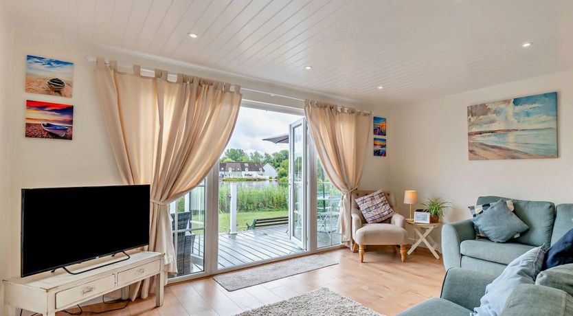 Photo of 3 Bed in South Cerney