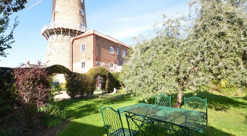 Photo of 2 Bed in Boston