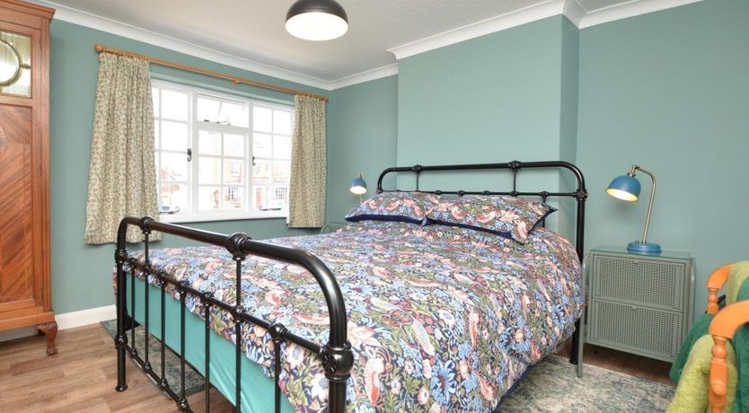 Photo of 2 Bed in Boston