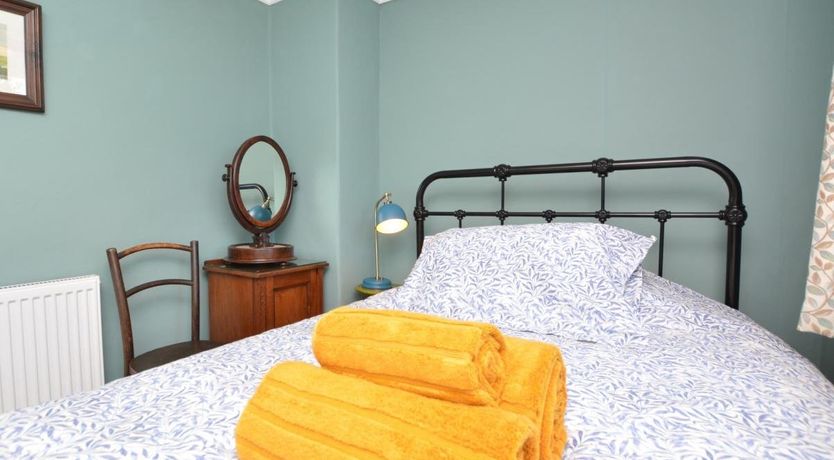 Photo of 2 Bed in Boston