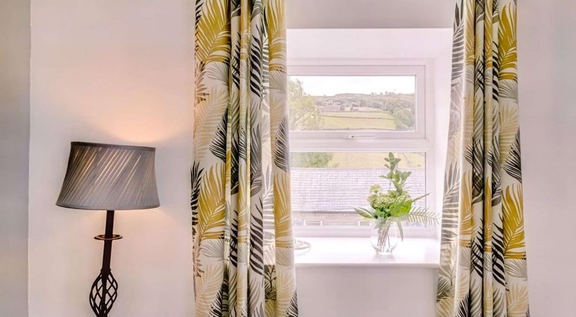 Photo of 1 Bed in Holmbridge