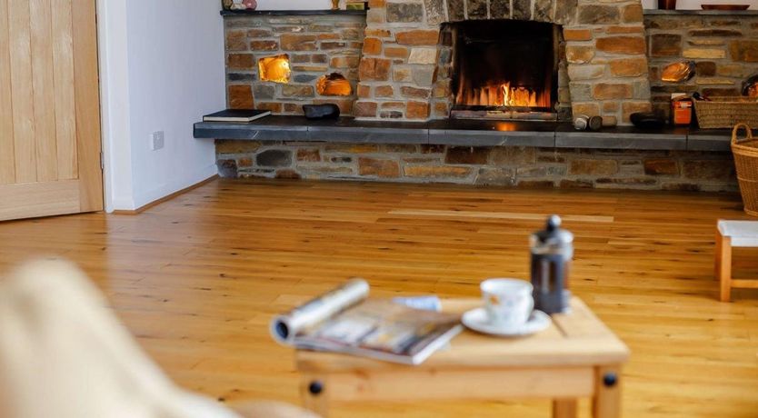 Photo of 5 Bed in Whitstone