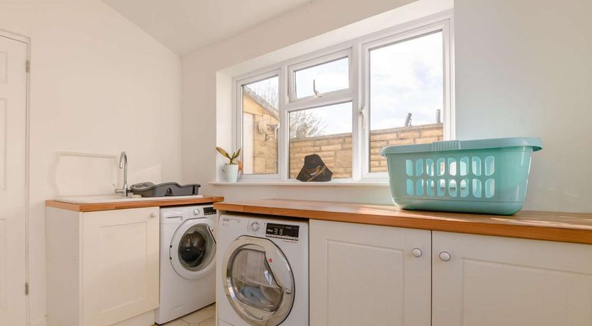 Photo of 3 Bed in Cheltenham