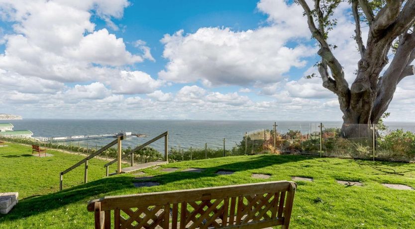 Photo of 2 Bed in Sandown