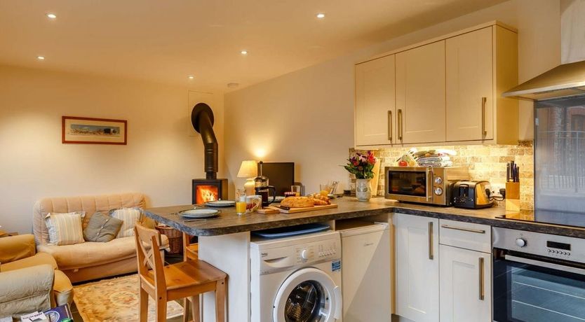 Photo of 2 Bed in Hope Cove