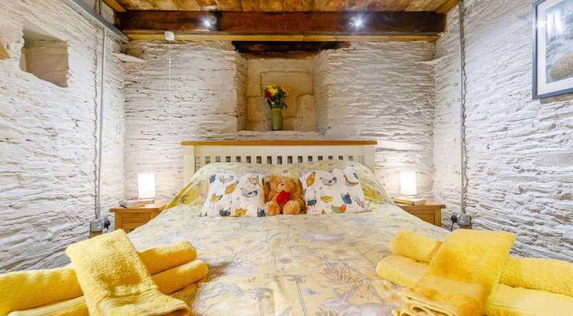 Photo of 1 Bed in Trerulefoot