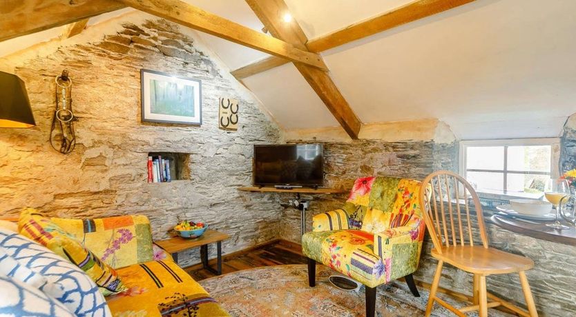 Photo of 1 Bed in Trerulefoot