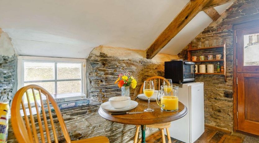 Photo of 1 Bed in Trerulefoot