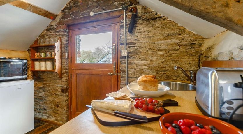 Photo of 1 Bed in Trerulefoot