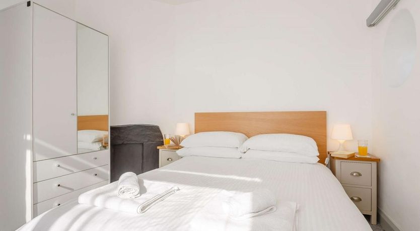 Photo of 2 Bed in Morfa Bychan