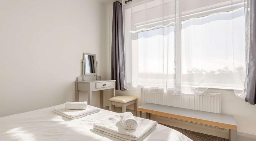 Photo of 2 Bed in Morfa Bychan