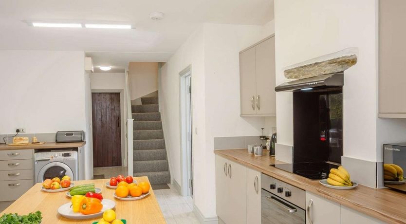 Photo of 2 Bed in Morfa Bychan