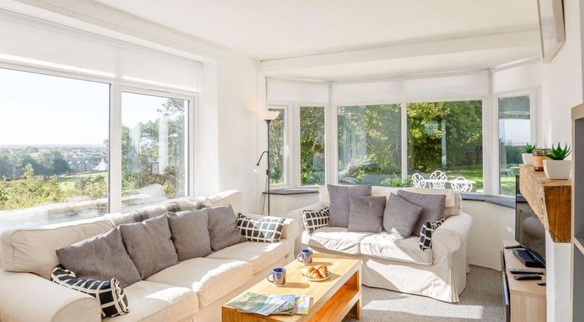 Photo of 2 Bed in Morfa Bychan